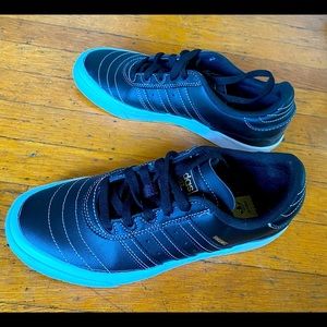 Adidas Busenitz Vulc low - Black with White